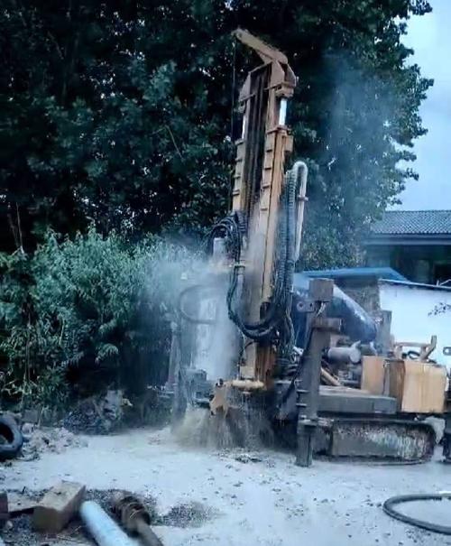 界首钻岩石井